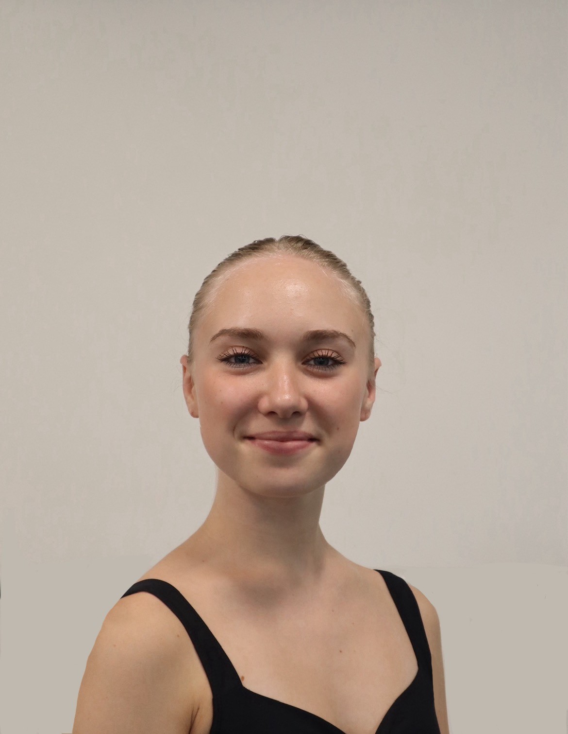 Molly headshot 2024.jpg