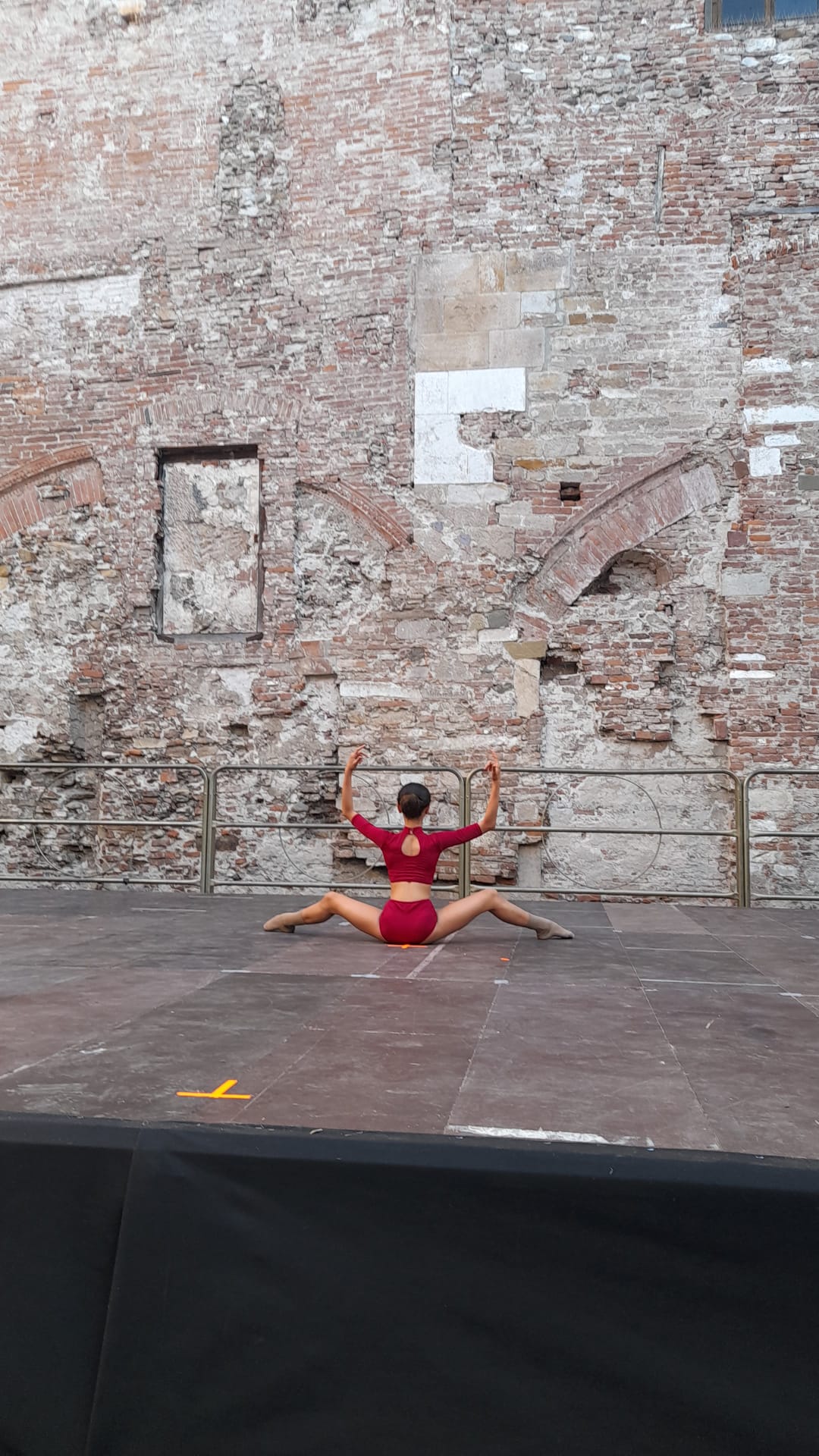 Suspended-Lucca.jpeg