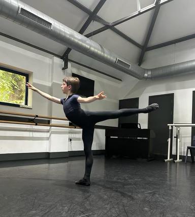 COKELISS Bruno - Provide an arabesque photo.jpeg