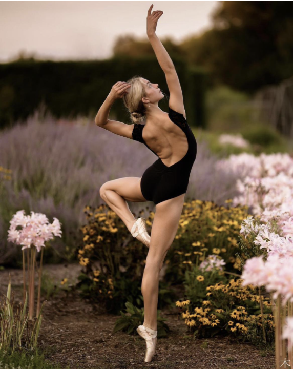 Maren Goddard Full Body 1.png