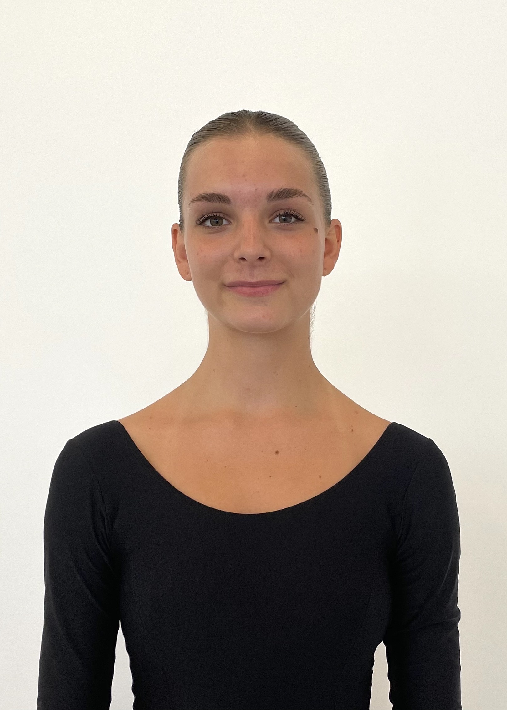 LEONIE Kijas - Provide a recent headshot.jpg