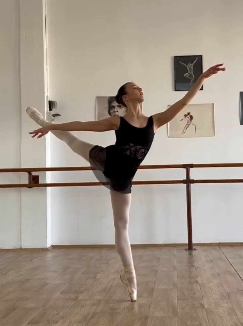 Screenshot_20231229_080709_MX Player.jpg