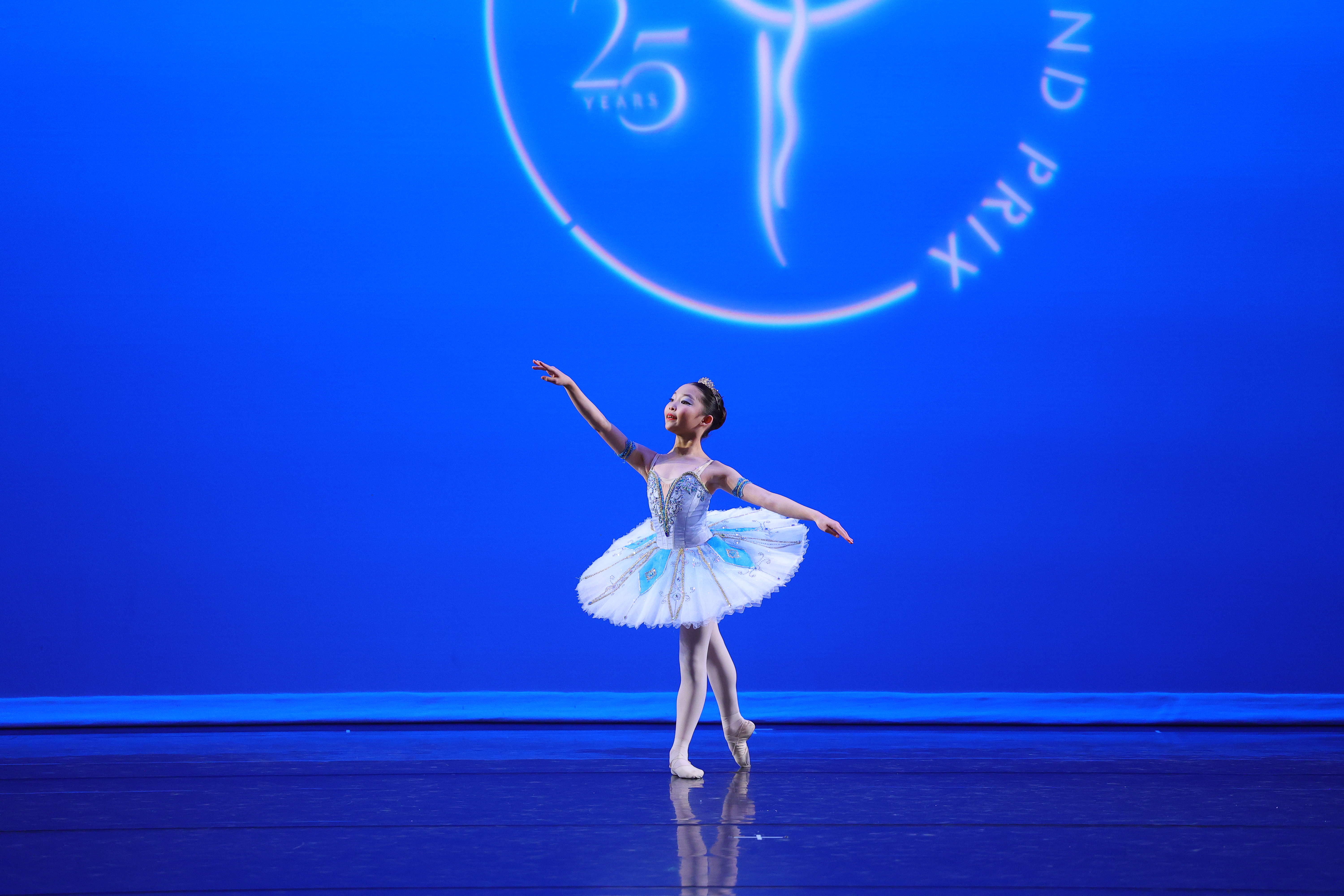 135ClaireHsiehThreeOdalisqueVariationFromLeCorsaire011842.jpeg