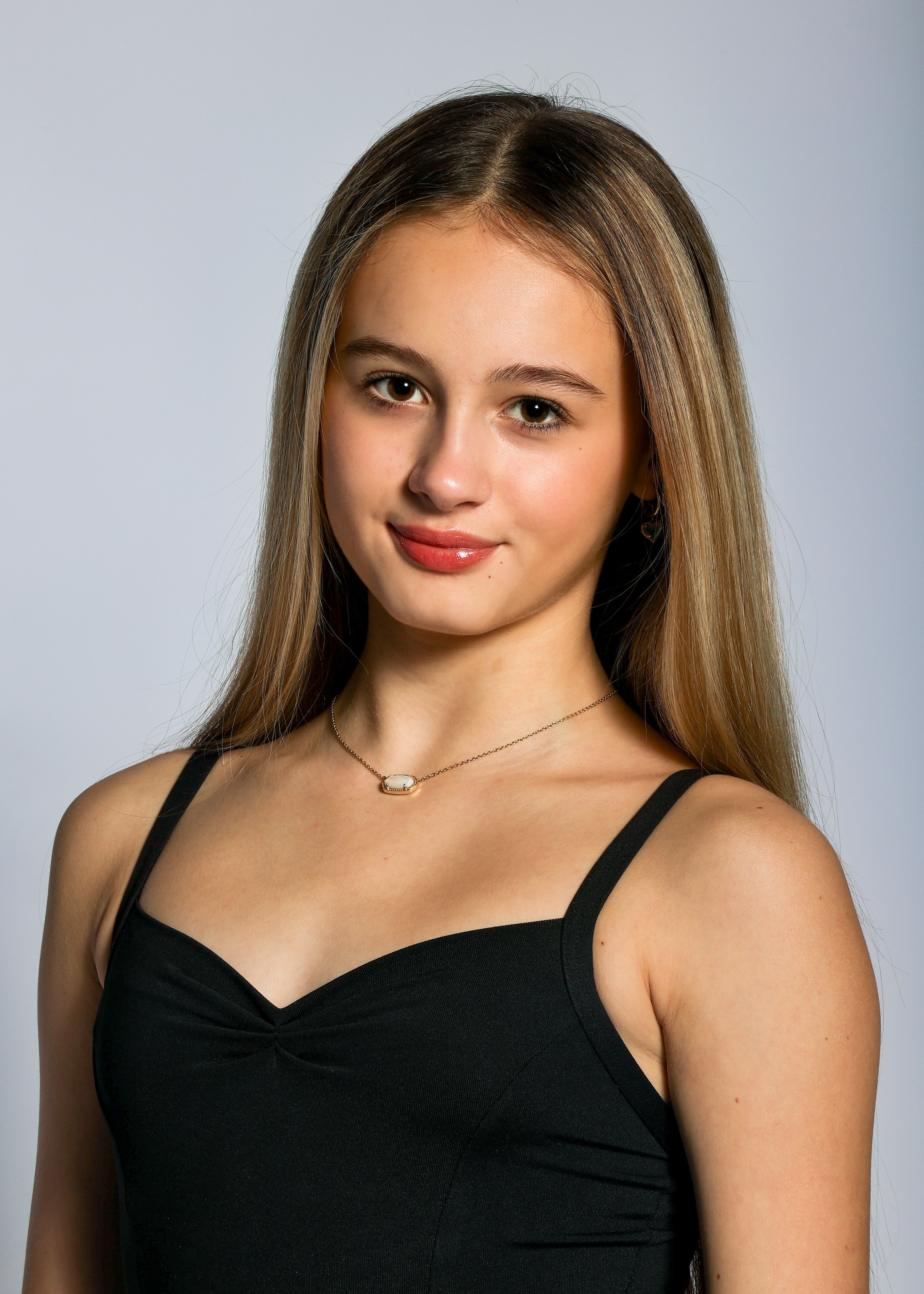 Phoebe headshot 23.jpg