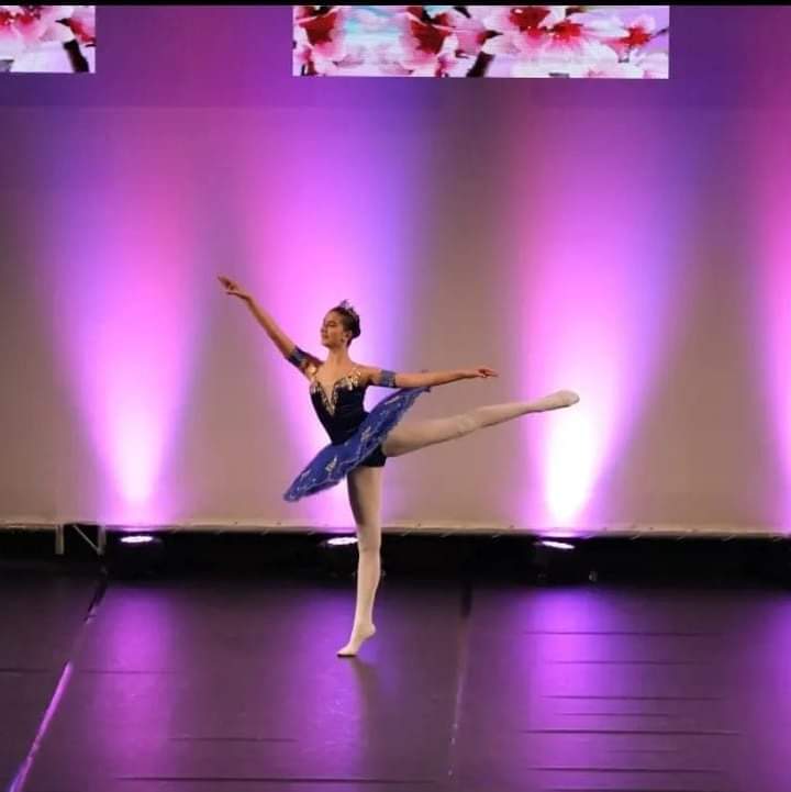 Foto Rebe Arabesque.jpg