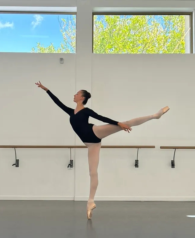 BERTOLETTI Margot - Provide an arabesque photo - copie.jpg