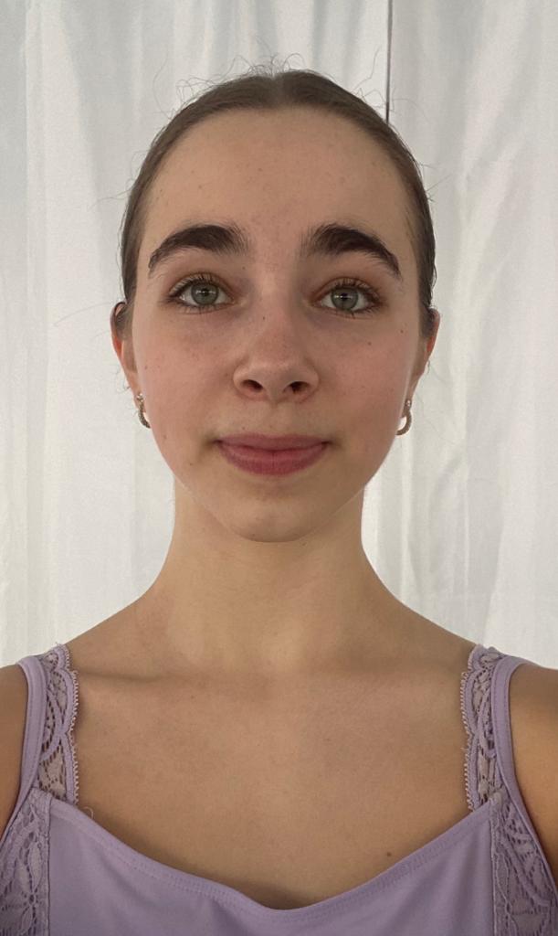 EXHENRY Savannah_headshot.jpg