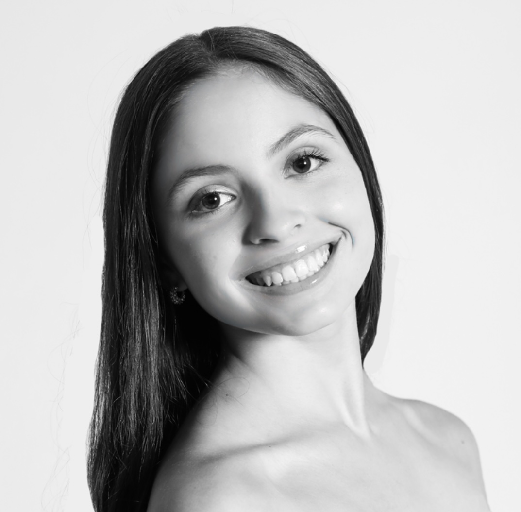 GALECKI Kamila Headshot.jpg