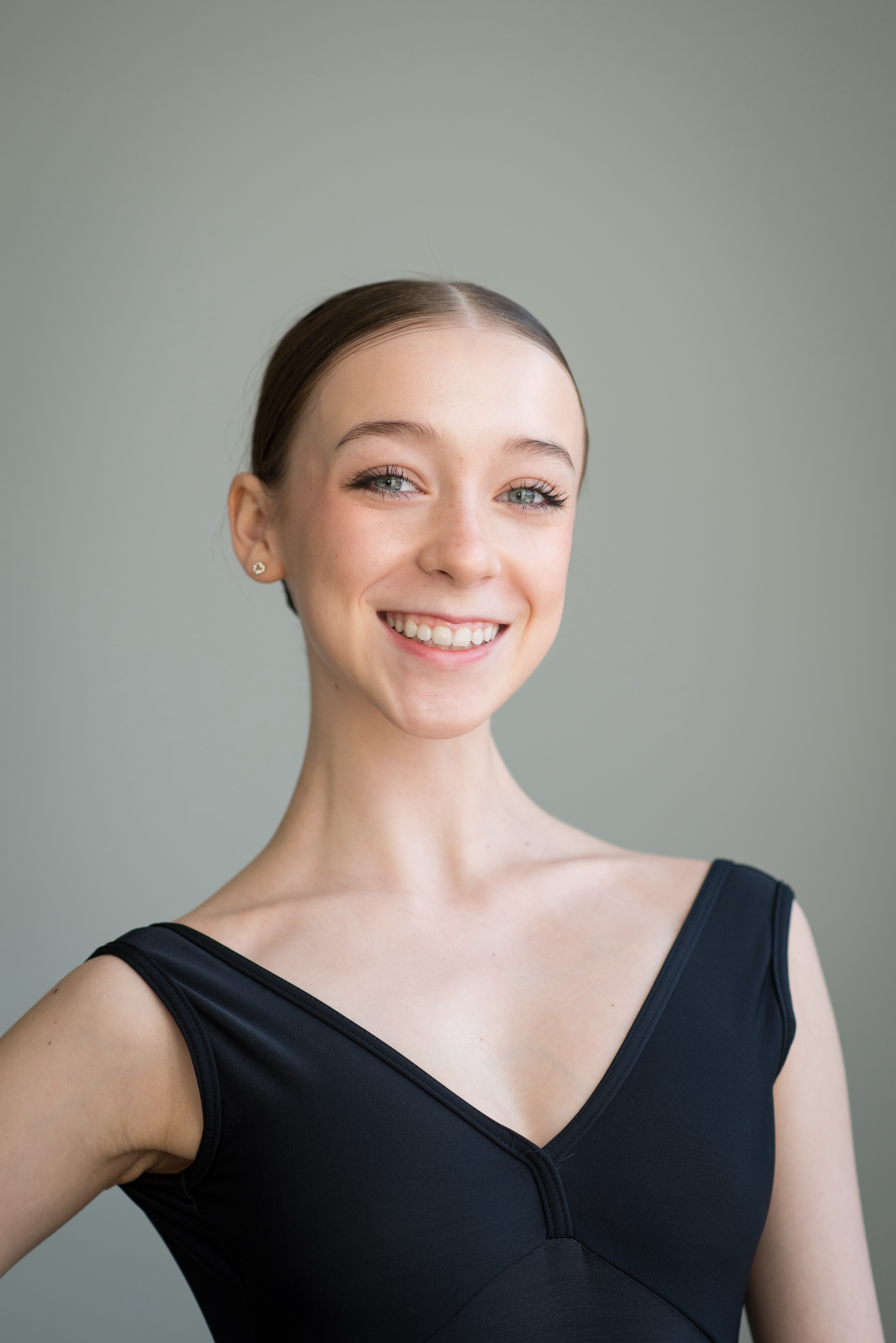 Everly Nedza-Headshot 2024.png