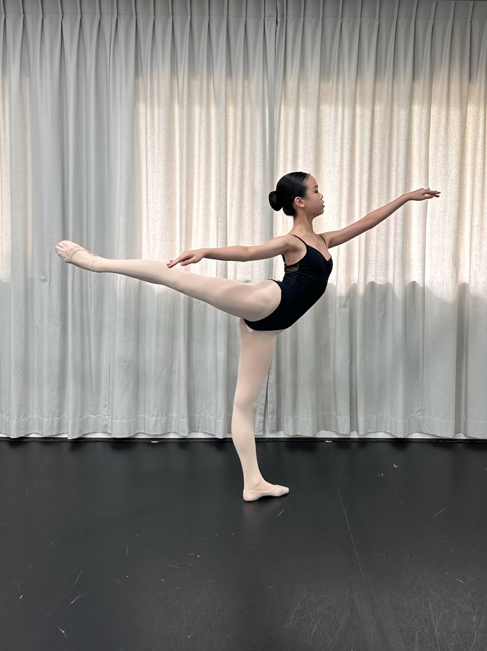 Yu Han Lim Arabesque Sep 2023.jpg