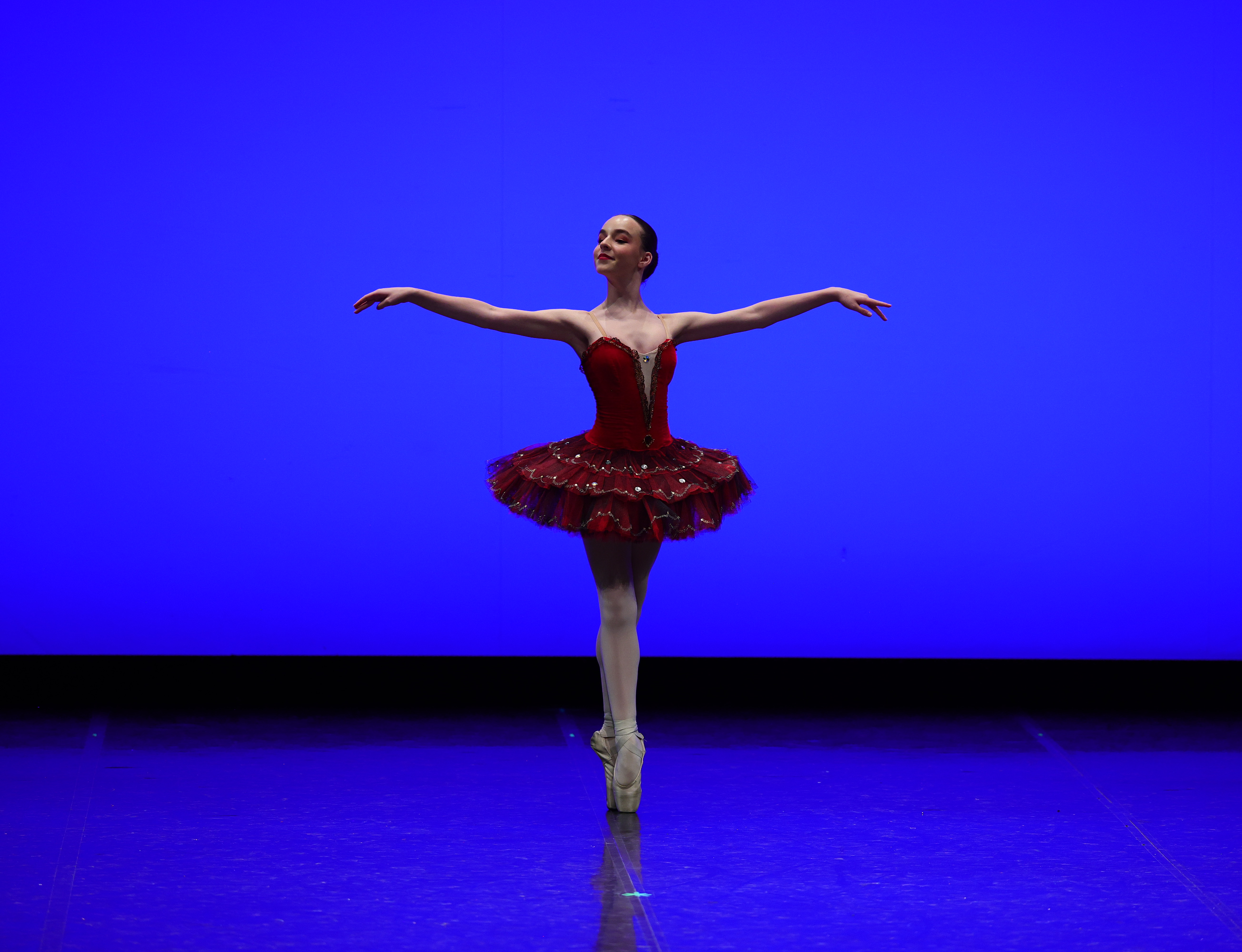 191VanjaPopTonevaPaquitaCLASS13918 2.JPG