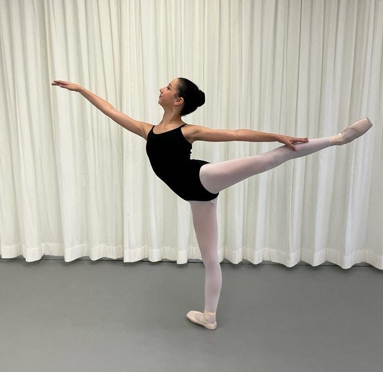 Chloé Bullou arabesque.JPG.jpg