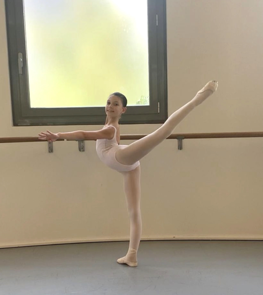 FREDIANI Lily - Provide an arabesque photo.jpg