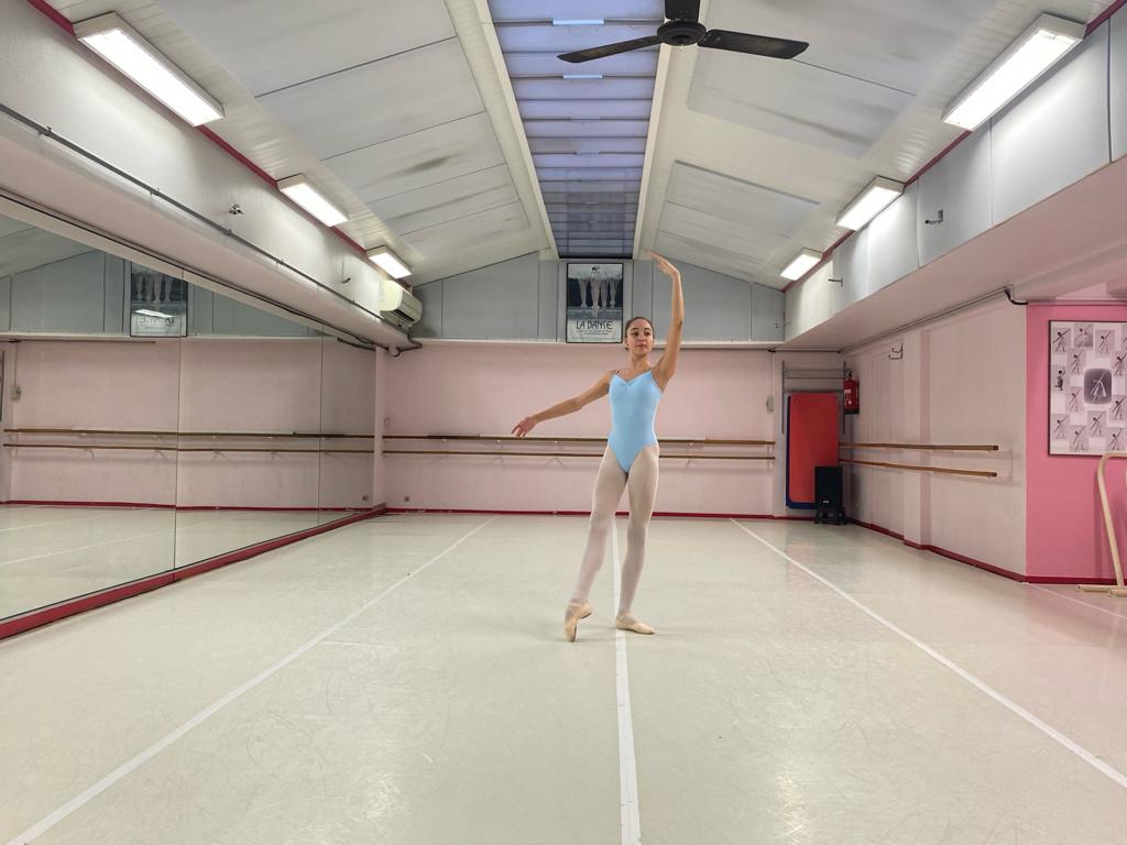 Lurati Victoria-Lise Position 1.jpg