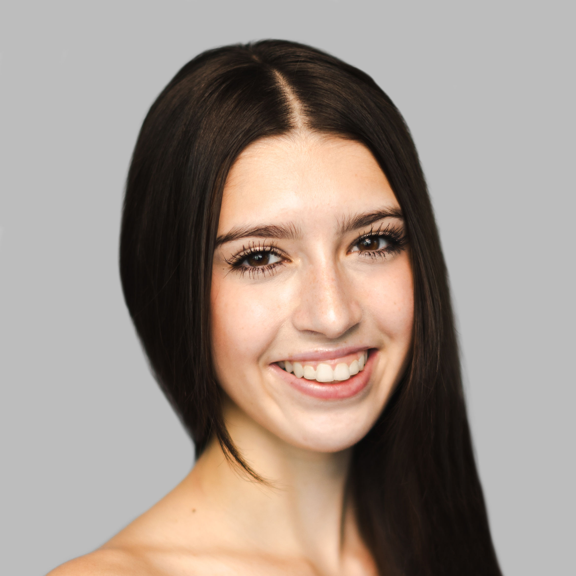 Hannah 2024 headshot.jpg