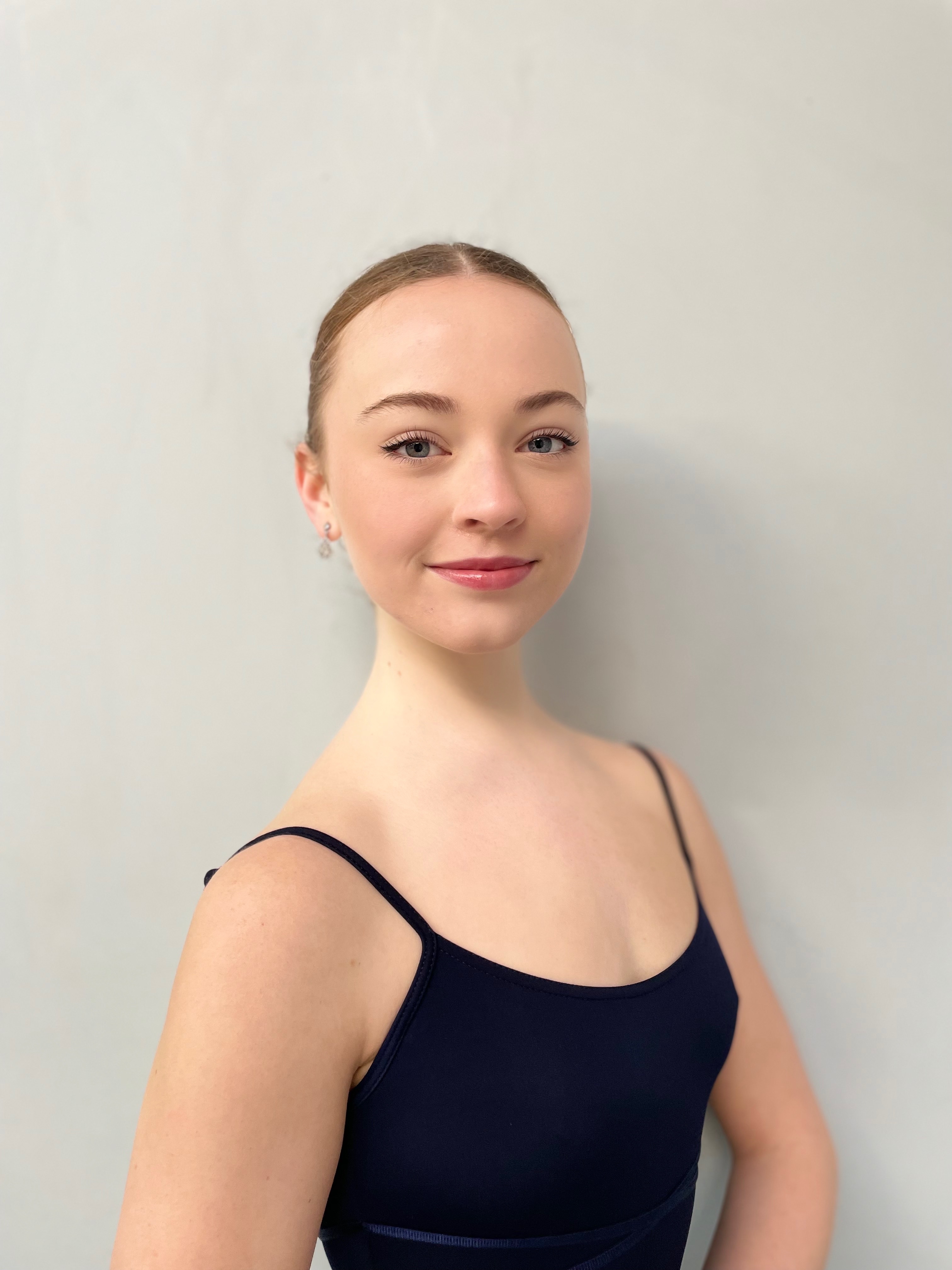 Headshot_Abbi Lewis.JPG