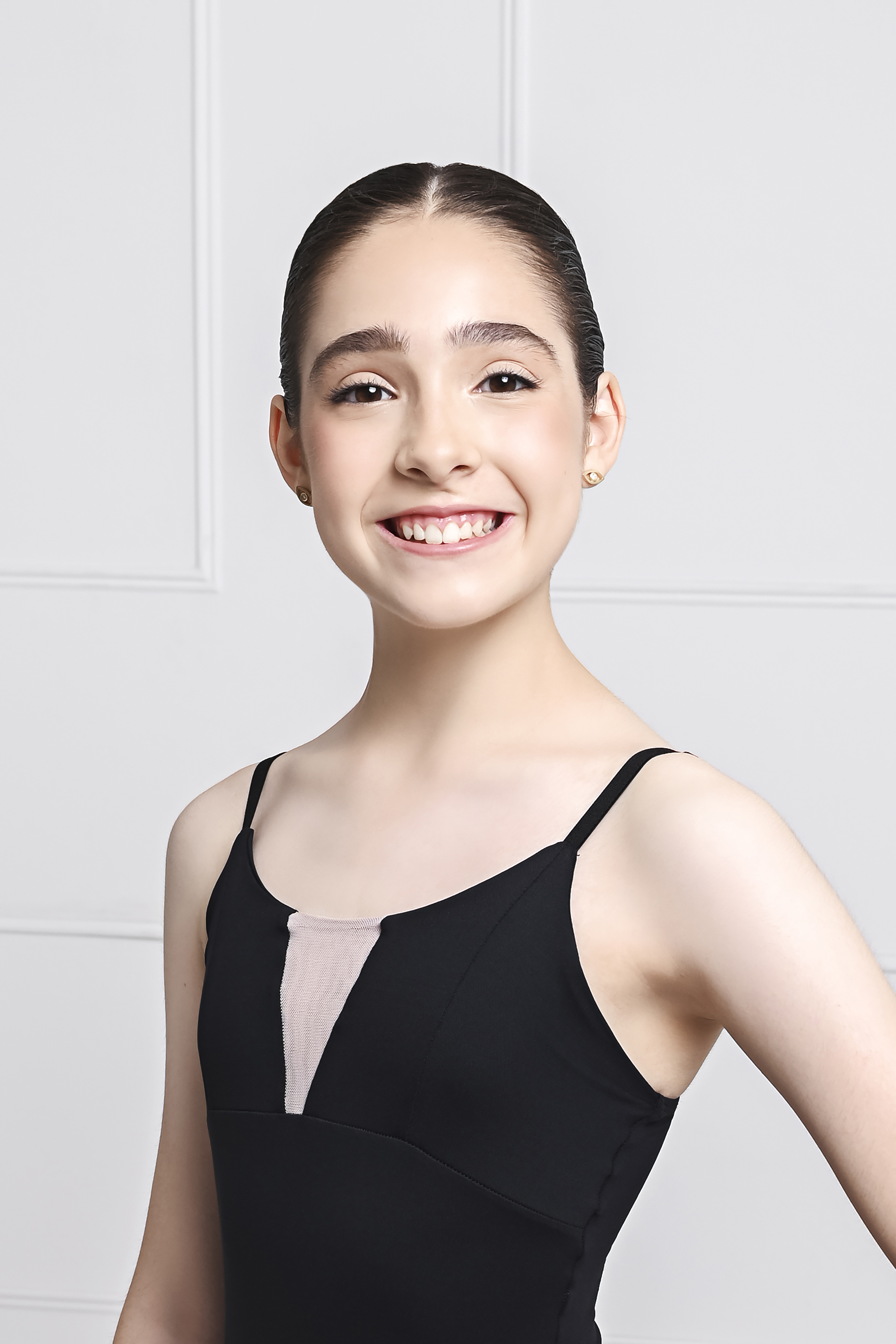 EMILIA MOYA PROFILE .jpg