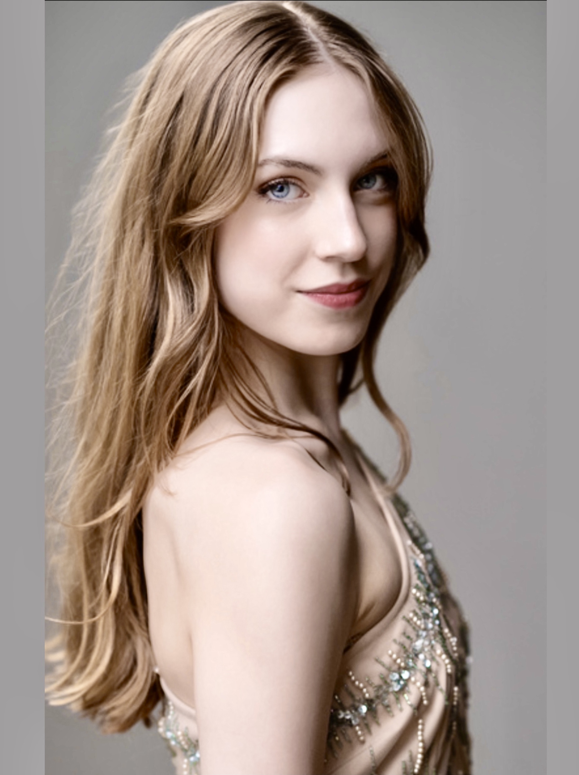 Lucy Hassmann headshot 2023 (1).jpeg