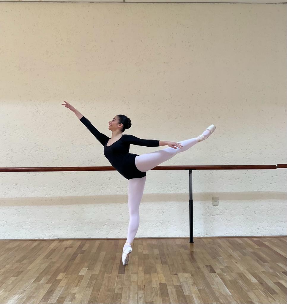 JOAQUINA GONZALEZ PIEDRABUENA ARABESQUE.jpg