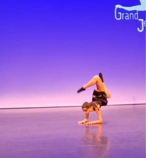 Screenshot_20251026_180418_Video Player.jpg