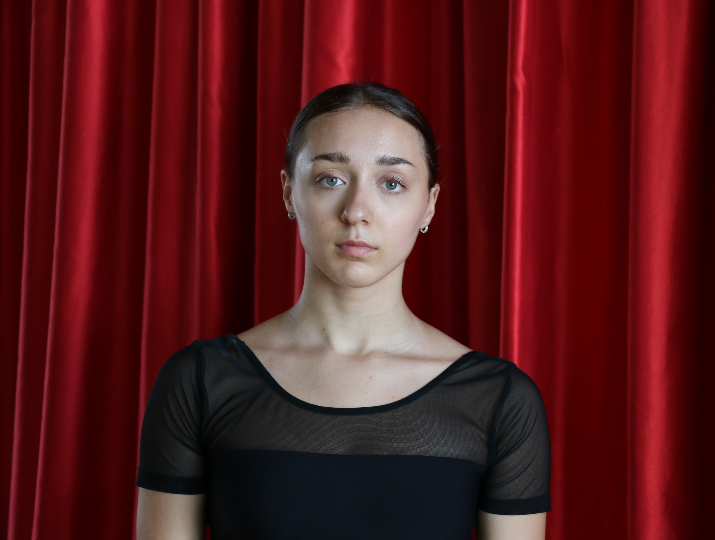 copia foto angi sfondo rosso.JPG