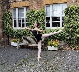 ROSAY Emma - Provide an arabesque photo.jpeg