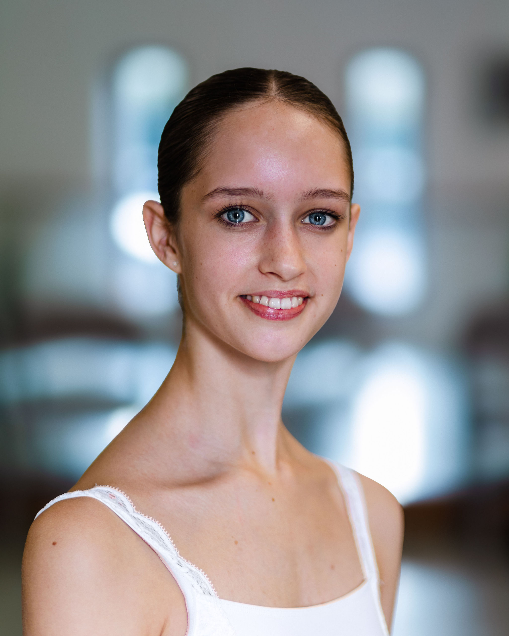 Imogen Dunmall Headshot Nov 23.jpg