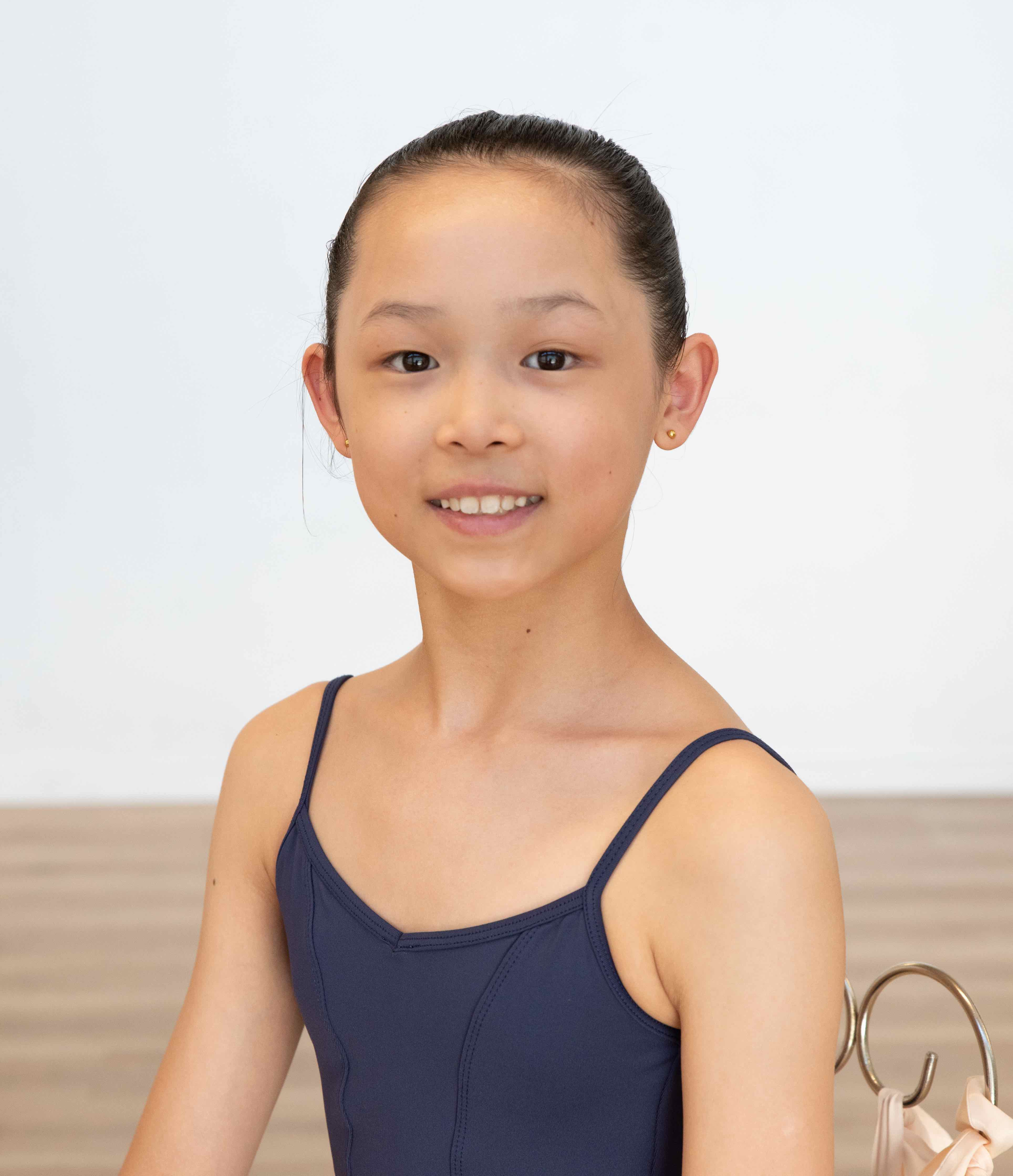 Yilin Zhao Headshot.jpg