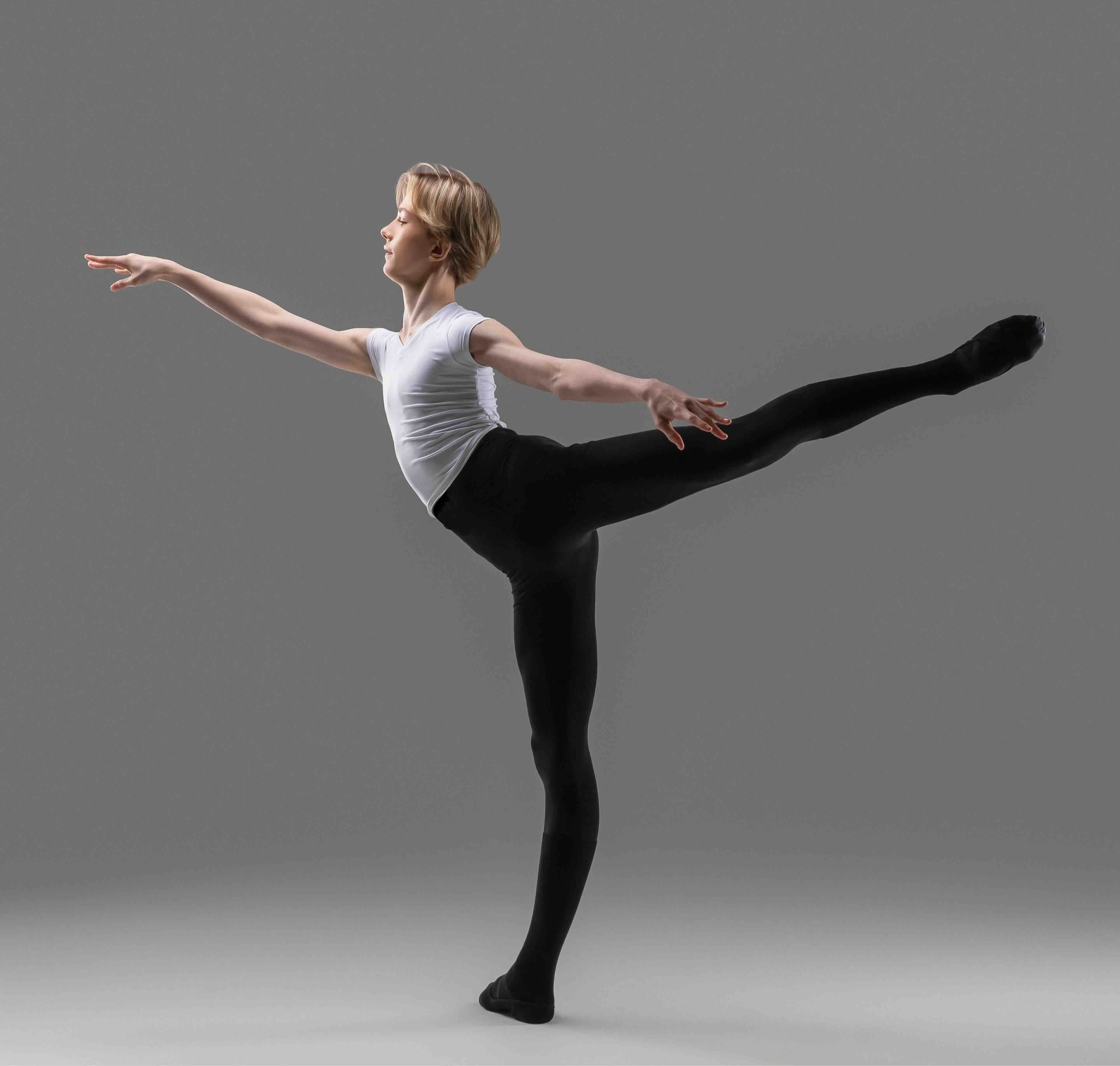 Louis Alexiou arabesque.jpg