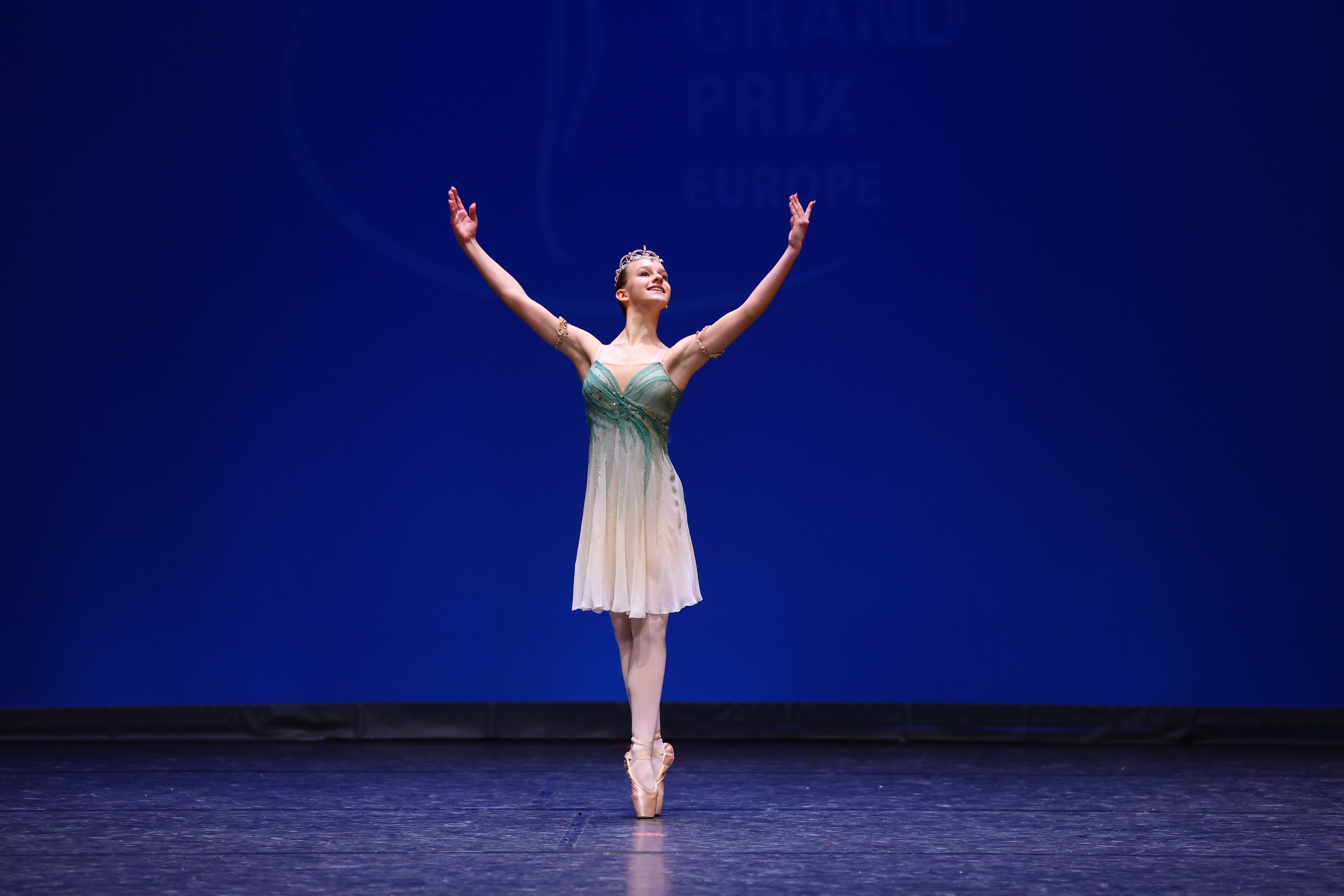 158-Urte Aukstikalnyte -Pas De Trois Act I Swan Lake_04408.JPG