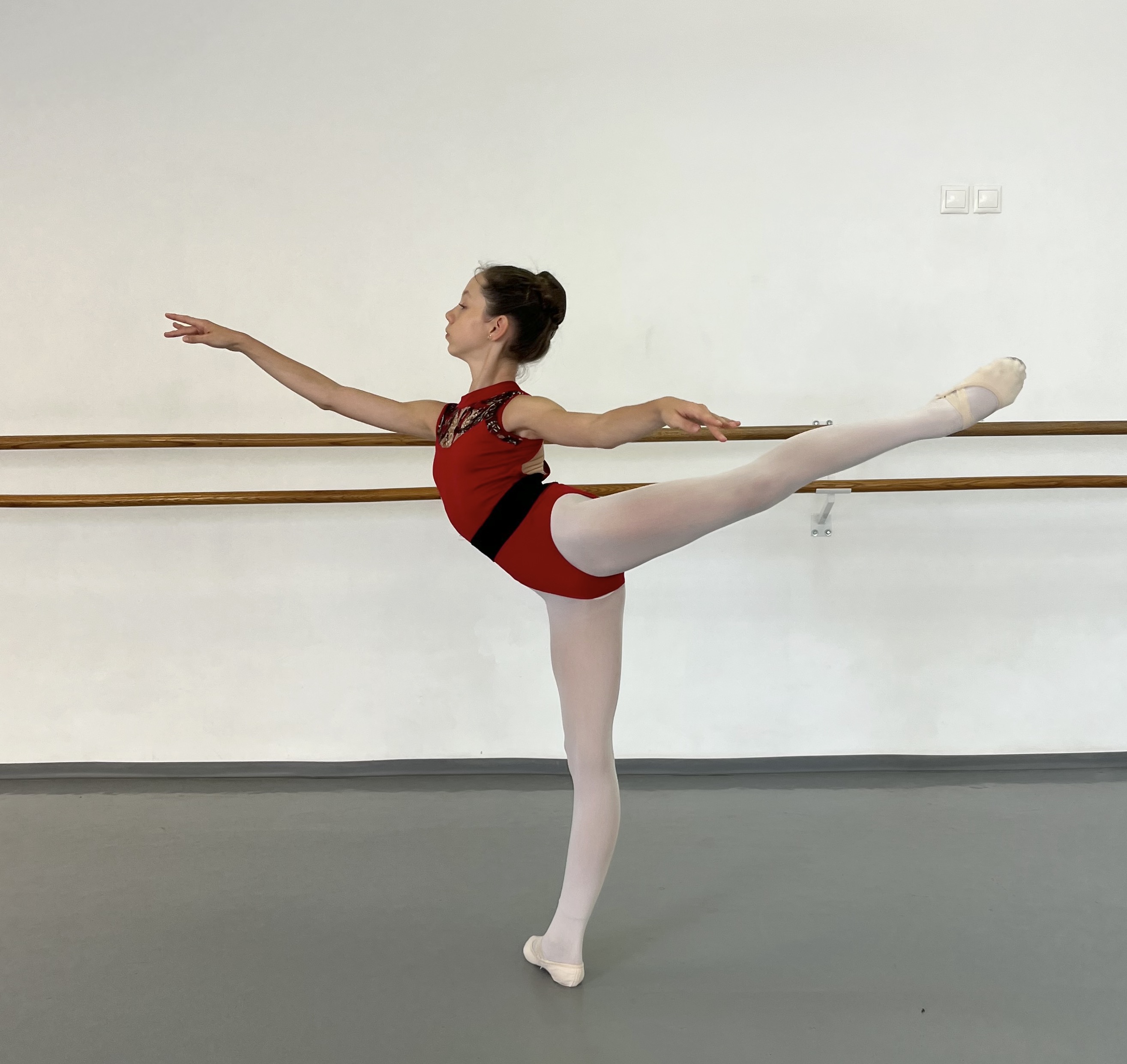 CAPLEA Medeea - Provide an arabesque photo.jpg