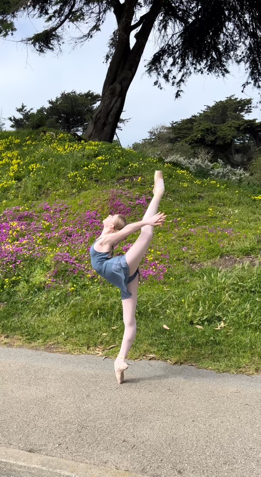 Chloe Helimets Attitude.jpeg