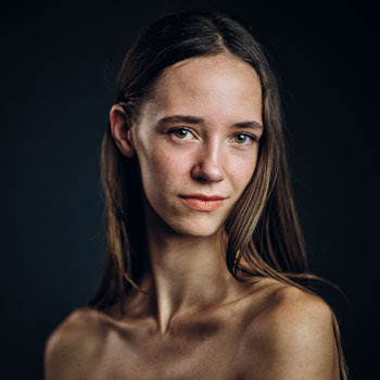 Jasmijn-Gorter headshot ddc.jpg