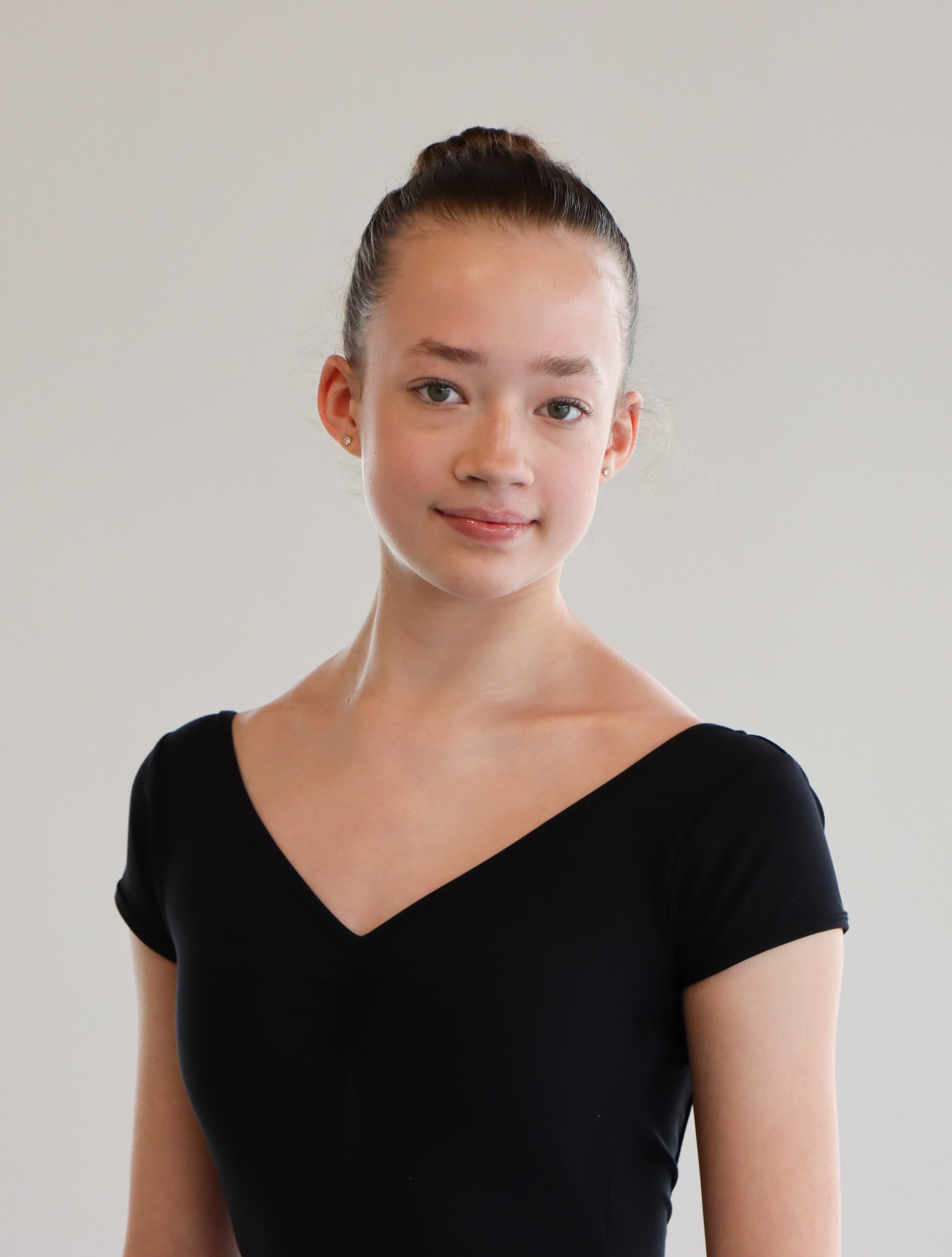 Ashley Moyzis Headshot 2.jpg