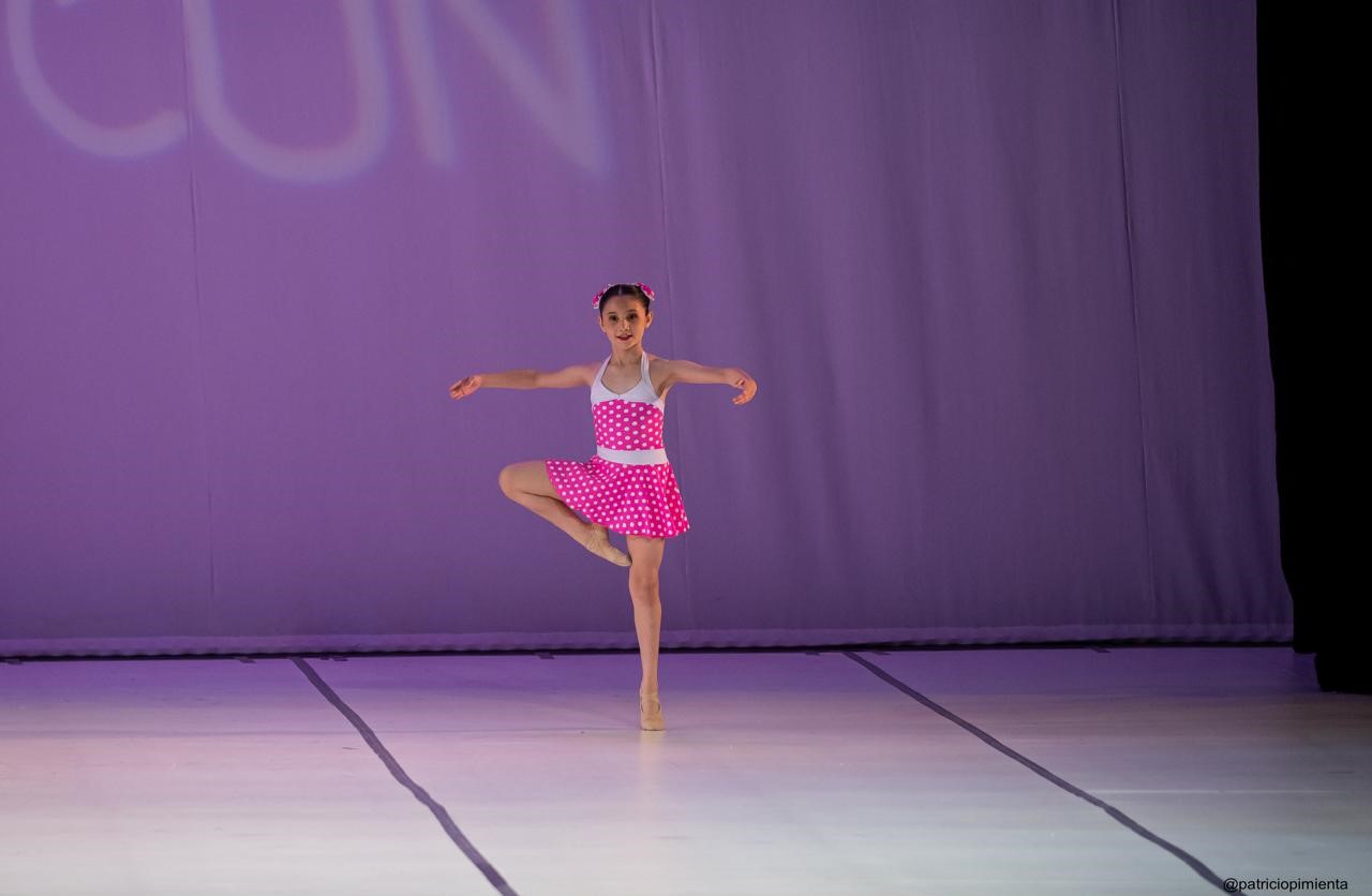 María moñitos 02.jpg