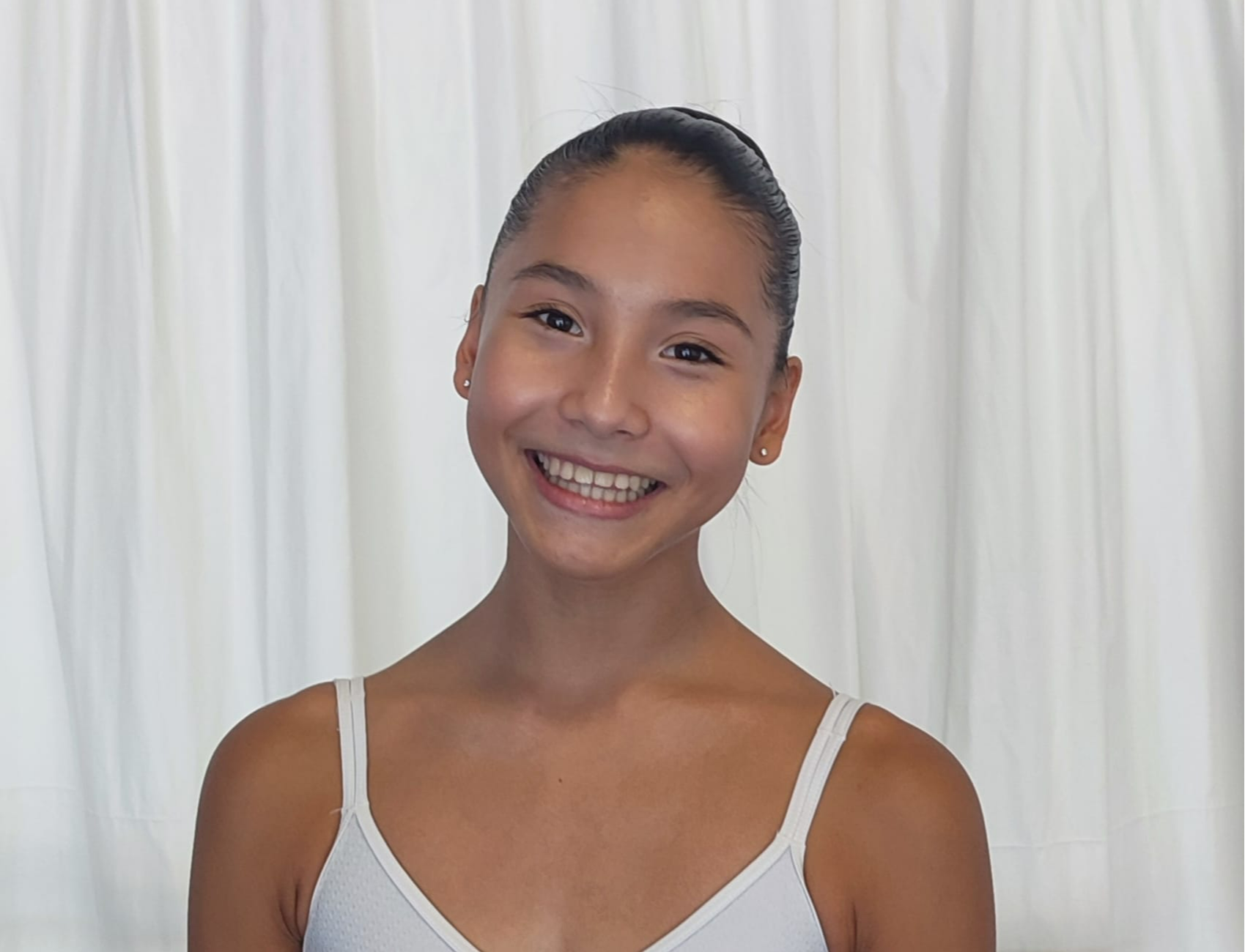 LILI MAI BRACQ HEAD AND SHOULDER 5.jpg