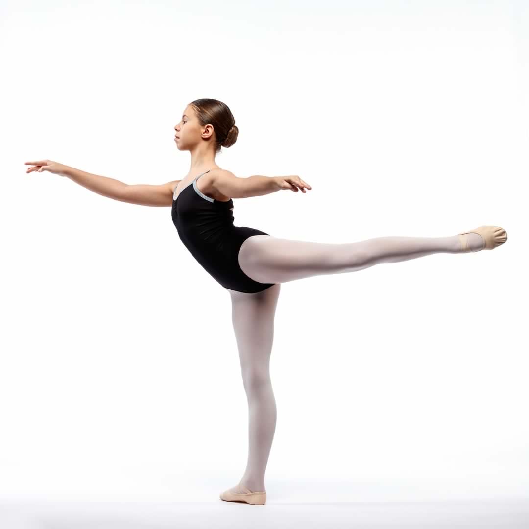 Zee Vercruysse pose 3.JPG
