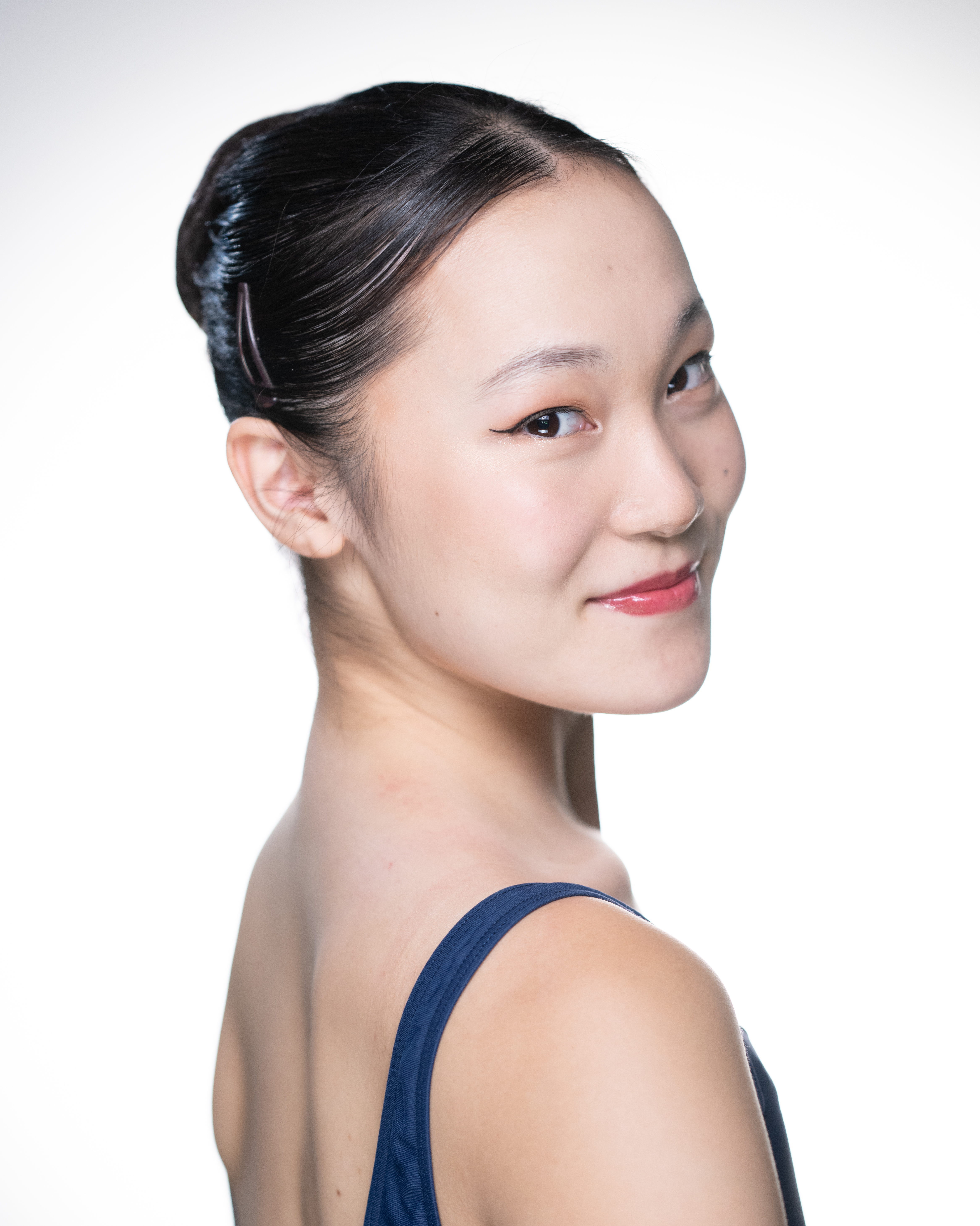2. Midori Saito Headshot.jpg