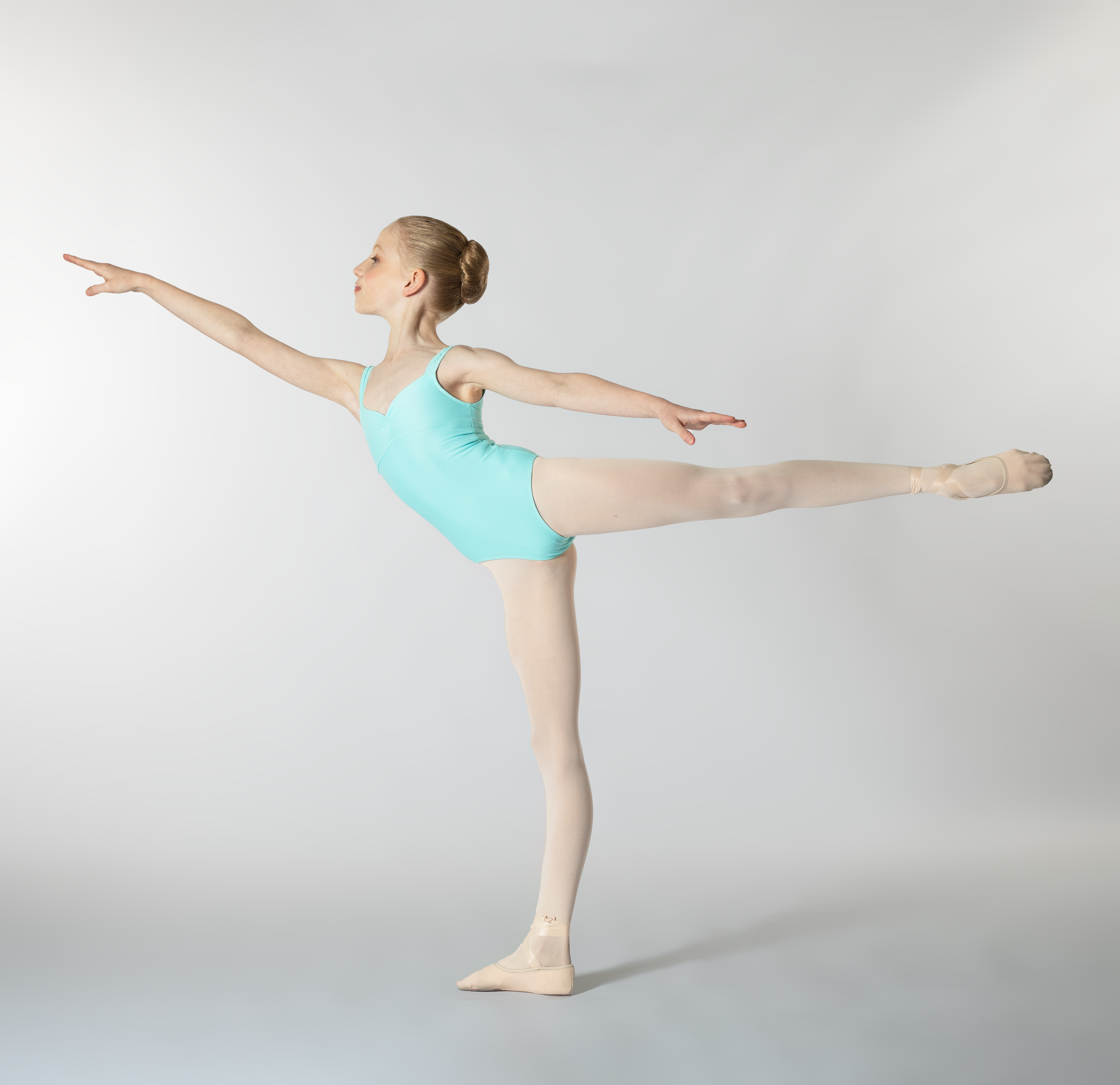 Olivia Arabesque.png