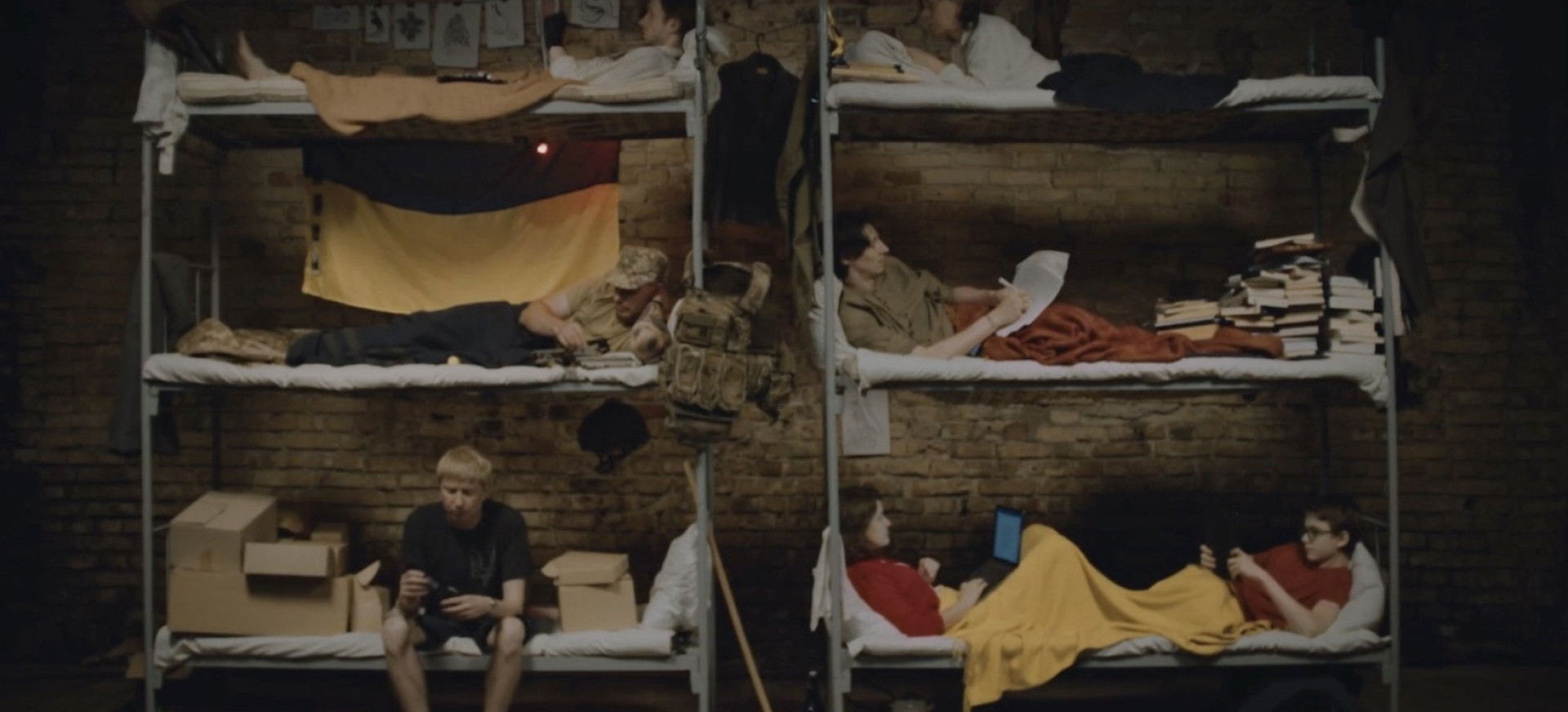 Paukščiai Ir Žvėrys. Hnizdovskio Visata filmo online nuotraukos