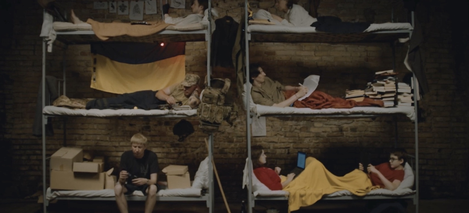 Paukščiai Ir Žvėrys. Hnizdovskio Visata filmo online nuotraukos