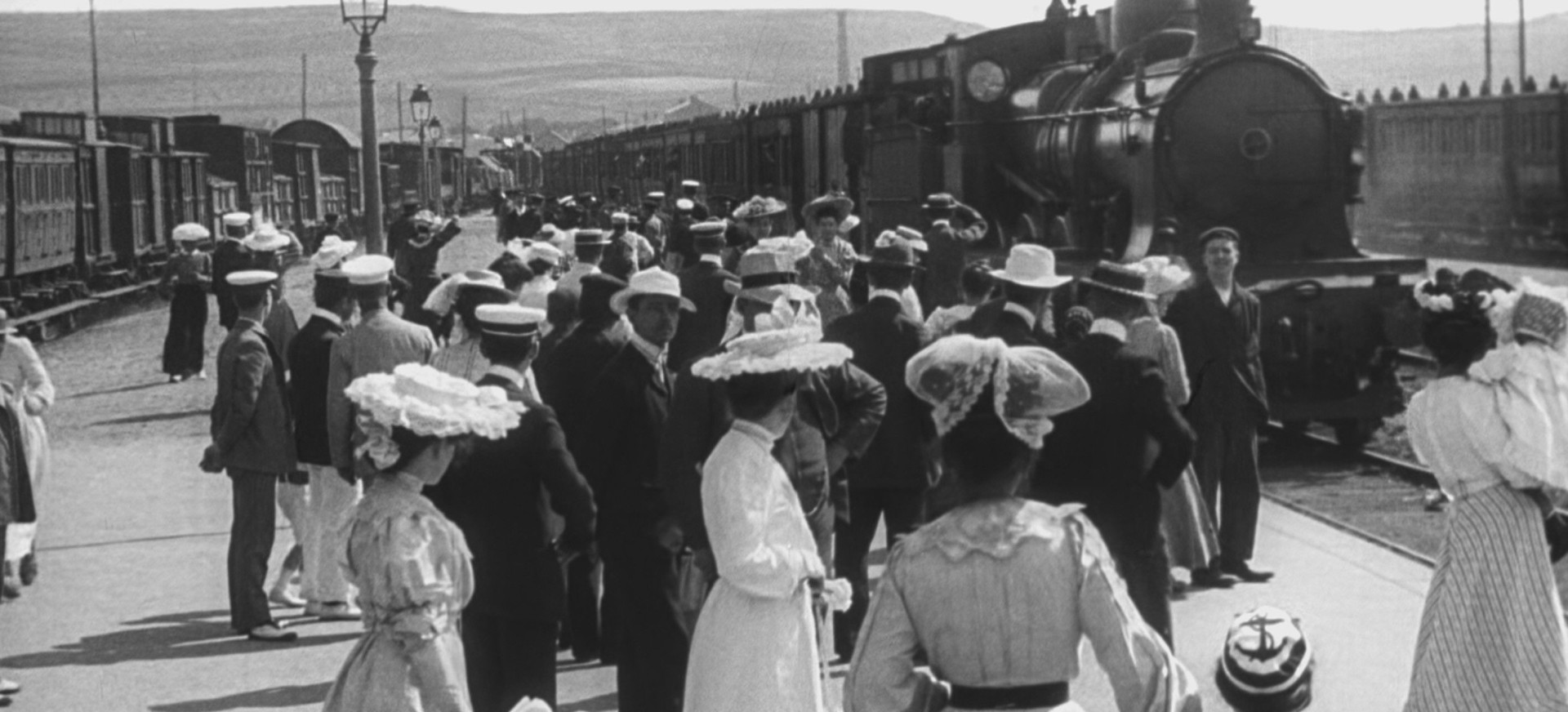 Traukiniai filmo online nuotraukos