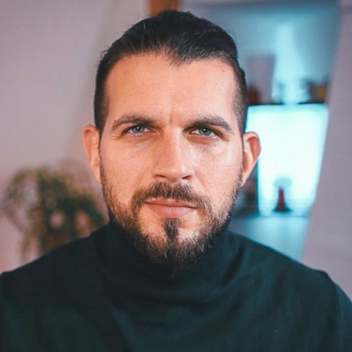 Jonas Hilz - SHIFT your business - think different