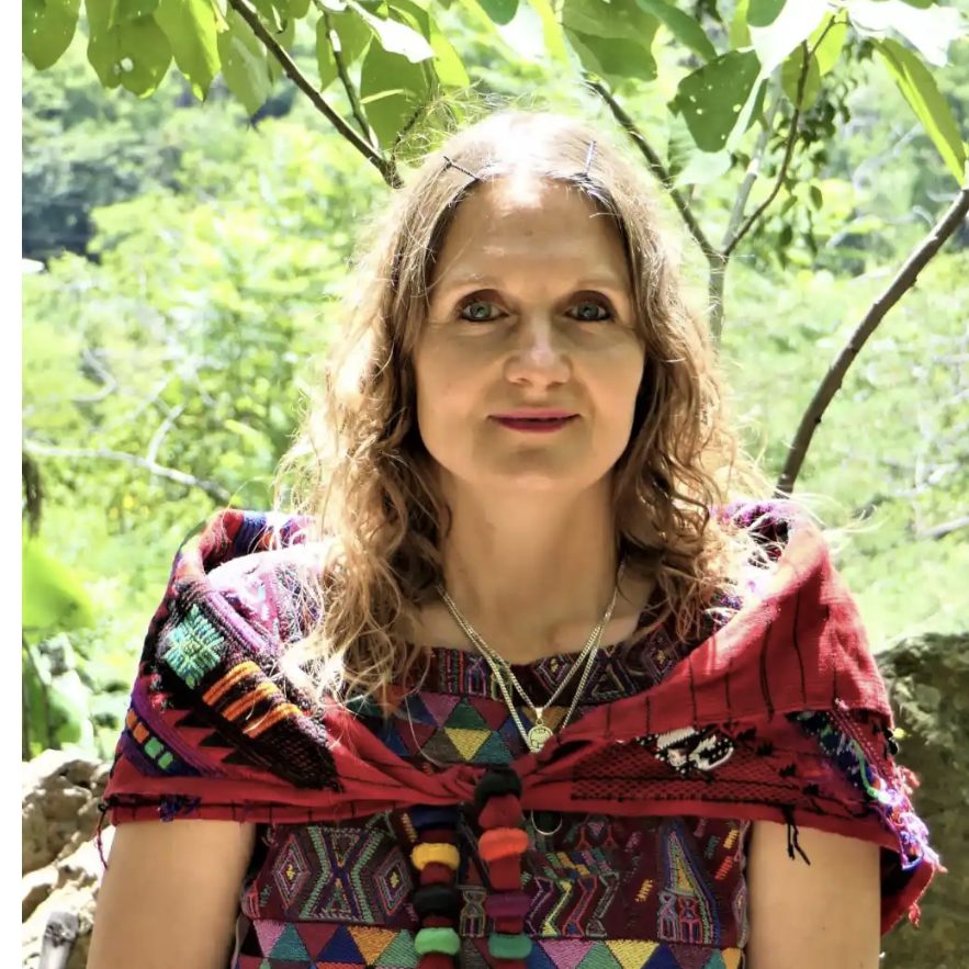 Alicia Kusumitra - Der Berufung folgen trotz Wiederstände