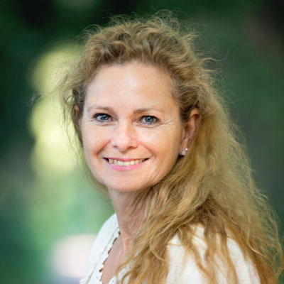 Elena Wienkotte - „Hör auf zu kämpfen und fühle.“