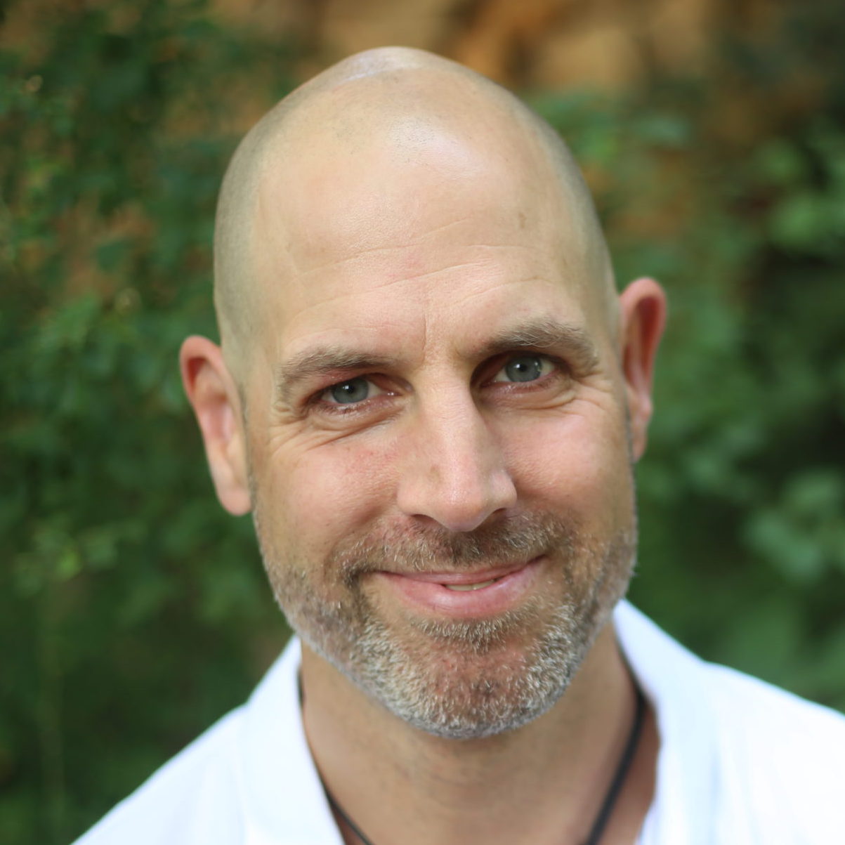 Matthias Cebula - Detox mit "flüssigem Zeolith" und erste Fernheilpraxis im deutschsprachigem Raum