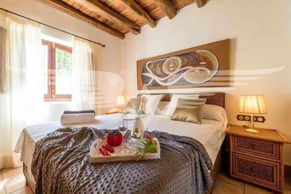 Bedroom mainhouse