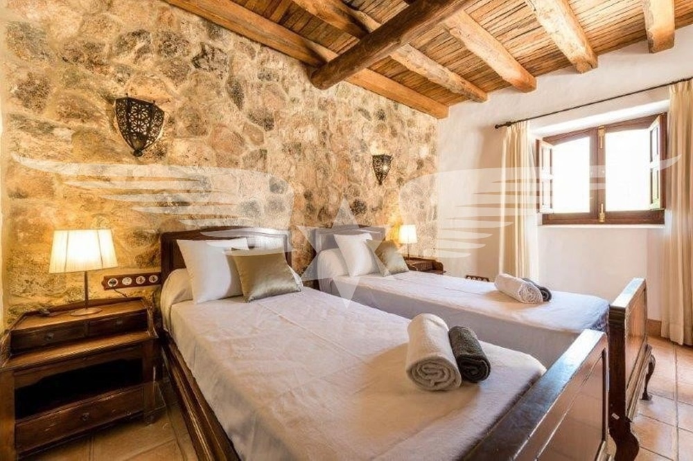 Bedroom mainhouse