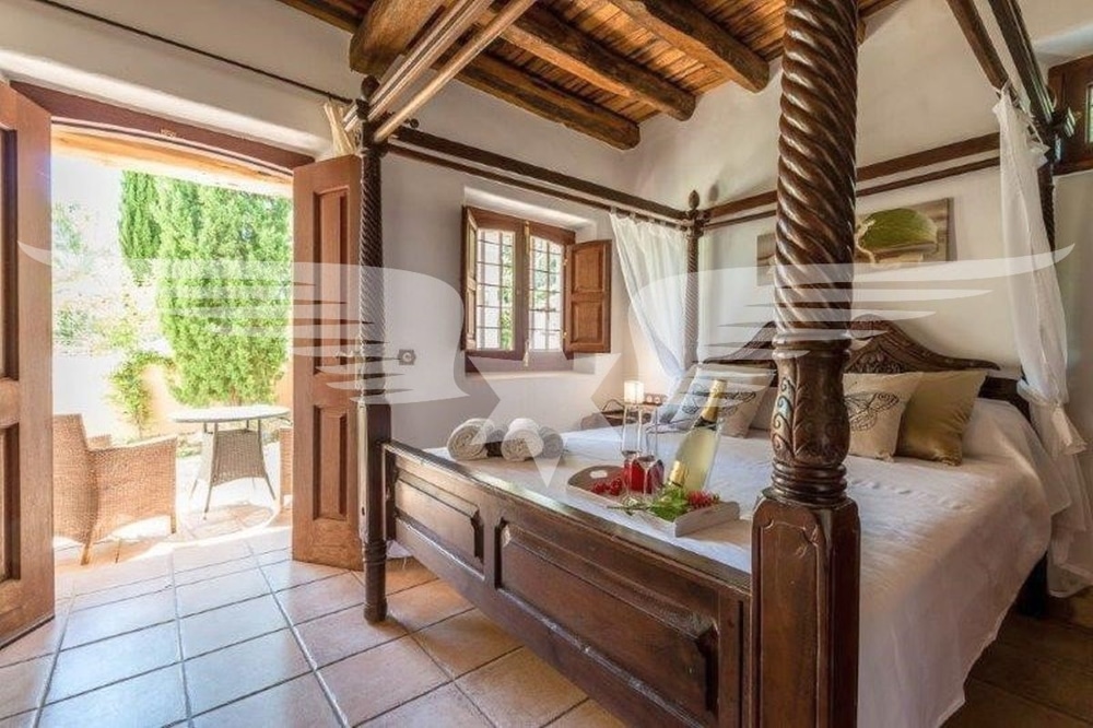 Bedroom mainhouse