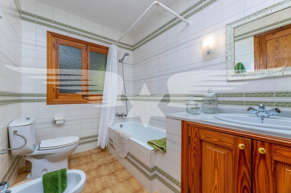 Bathroom ground floor